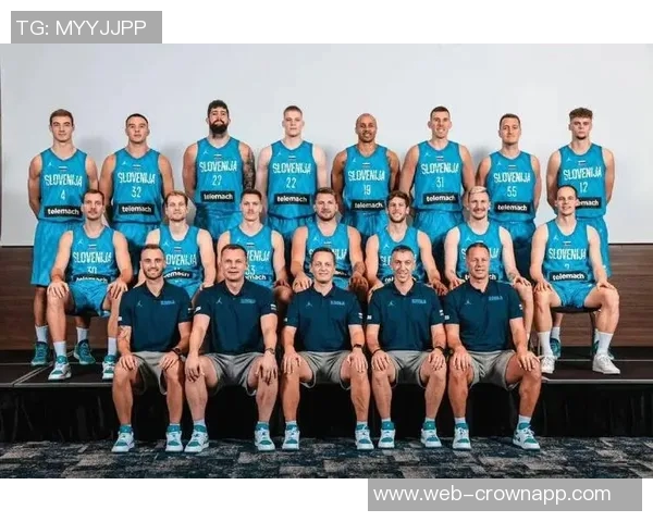 FIBA转发山寨球星合照引发热议大声喊出詹姆斯东契奇库里的名字