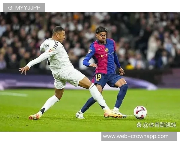 姆巴佩场边怒斥裁判四官要求专注比赛不应分心他人